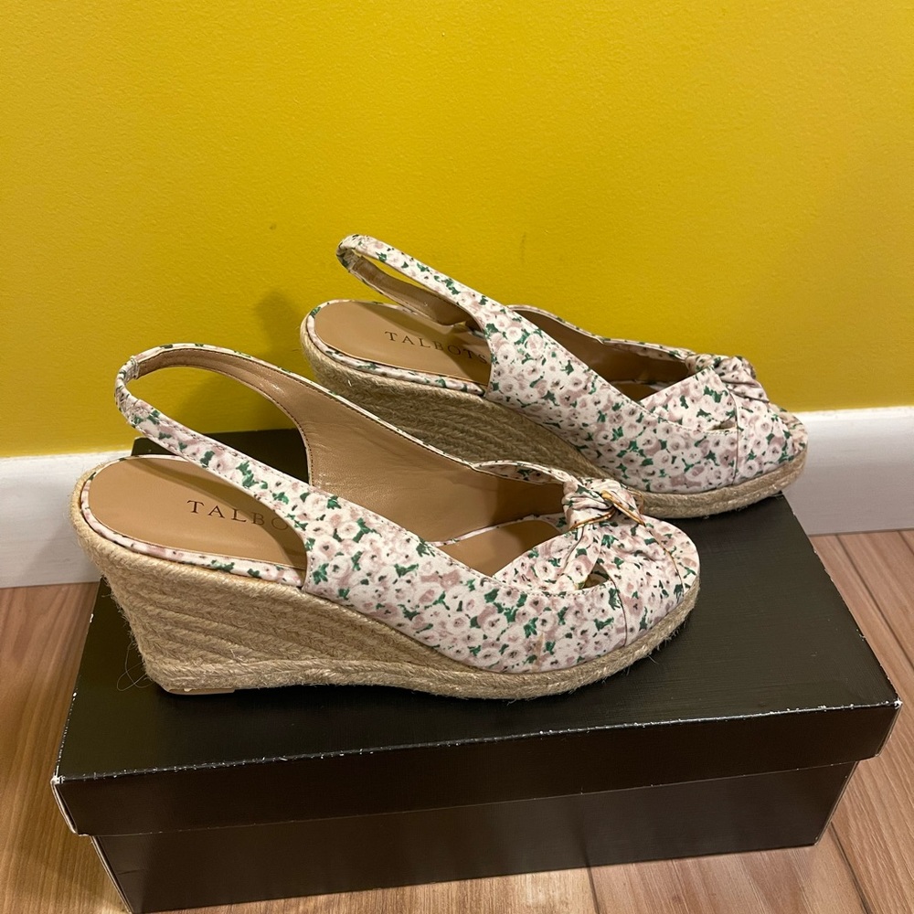 Talbots flowered espadrilles - Picture 4 of 6